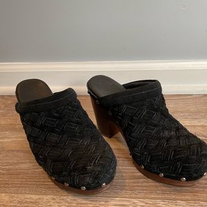 UGG Arroyo black suede weave clogs